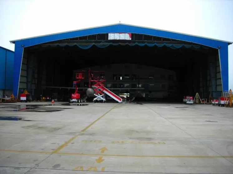 Kingfisher — Hangar (48 m span)